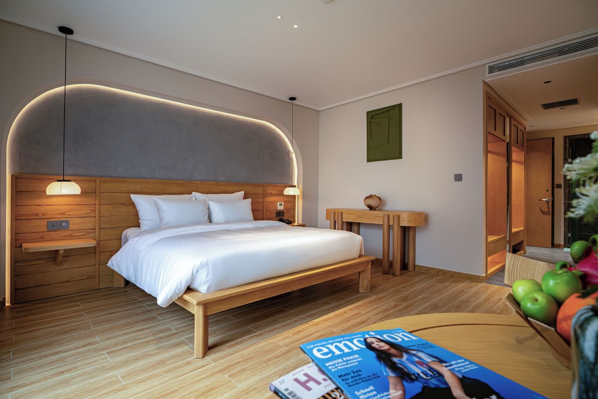 King Studio | 1 bedroom, desk, laptop workspace, soundproofing