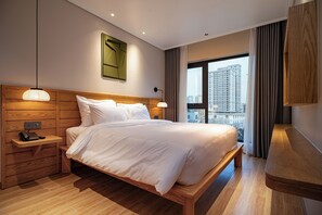 Two Bedrooms Apartment | Desk, laptop workspace, soundproofing, free WiFi - Nam Dat Hotel by D'Lecia Ha Long (Ha Long)