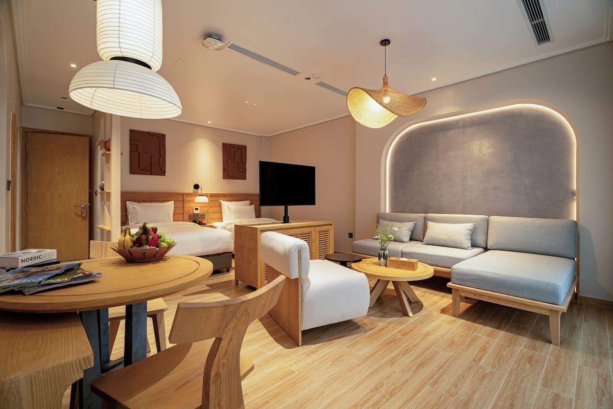 Twin Studio | 1 bedroom, desk, laptop workspace, soundproofing