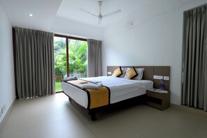 1 bedroom, iron/ironing board, free WiFi, bed sheets - Executive Villa Room at Meadows (Varkala)