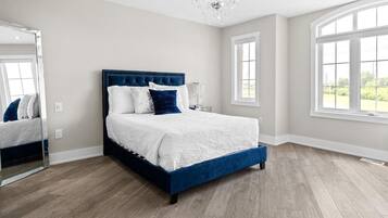 4 bedrooms, iron/ironing board, free WiFi, bed sheets