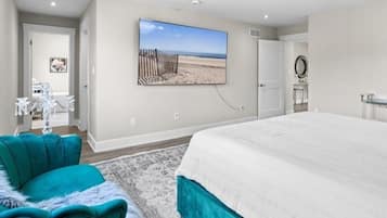 4 bedrooms, iron/ironing board, free WiFi, bed sheets