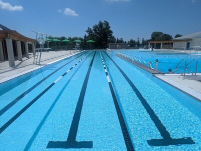 Spacious 4-Bedroom Retreat next to Welland Waterpark – Perfect for Families!"