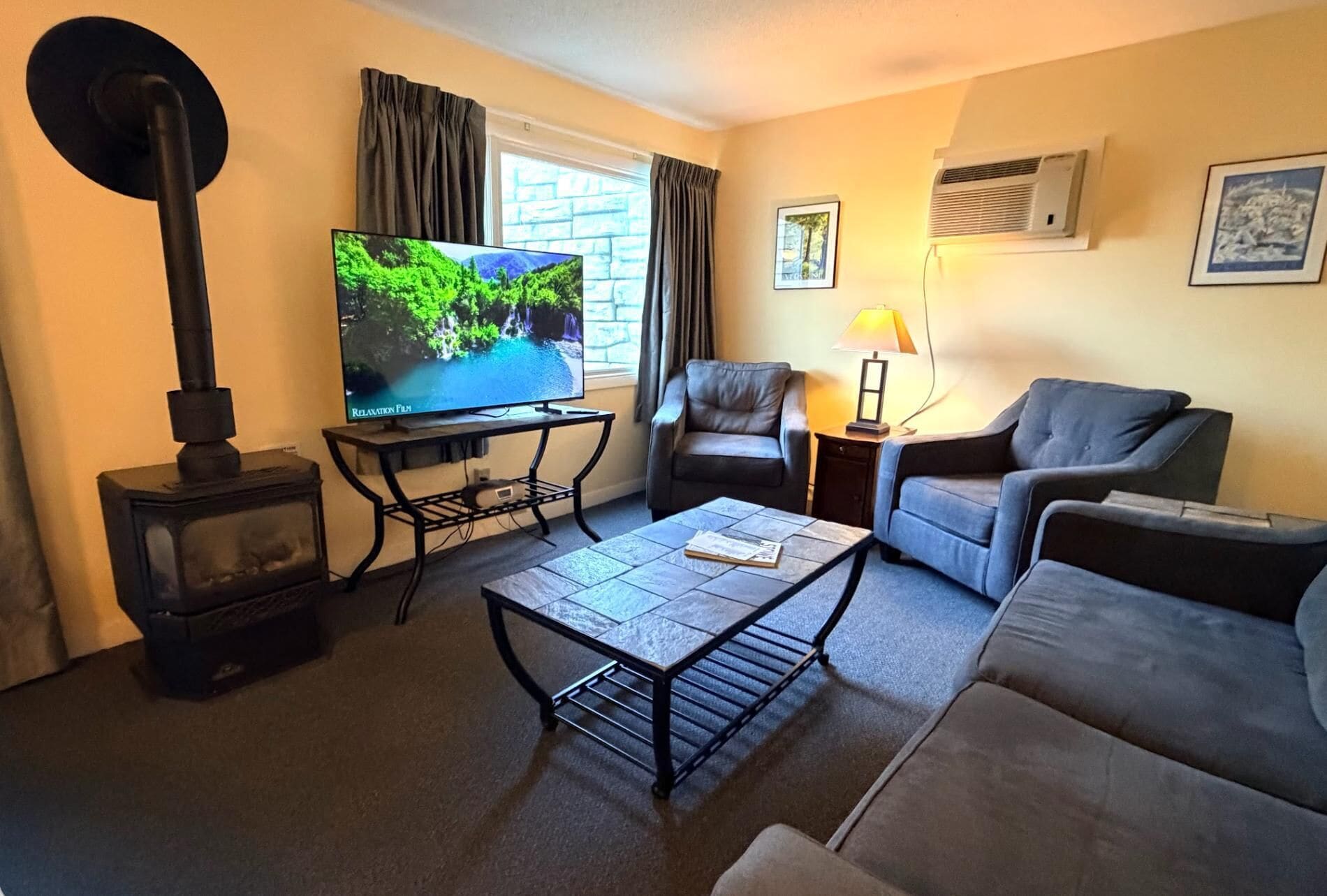 TV, fireplace