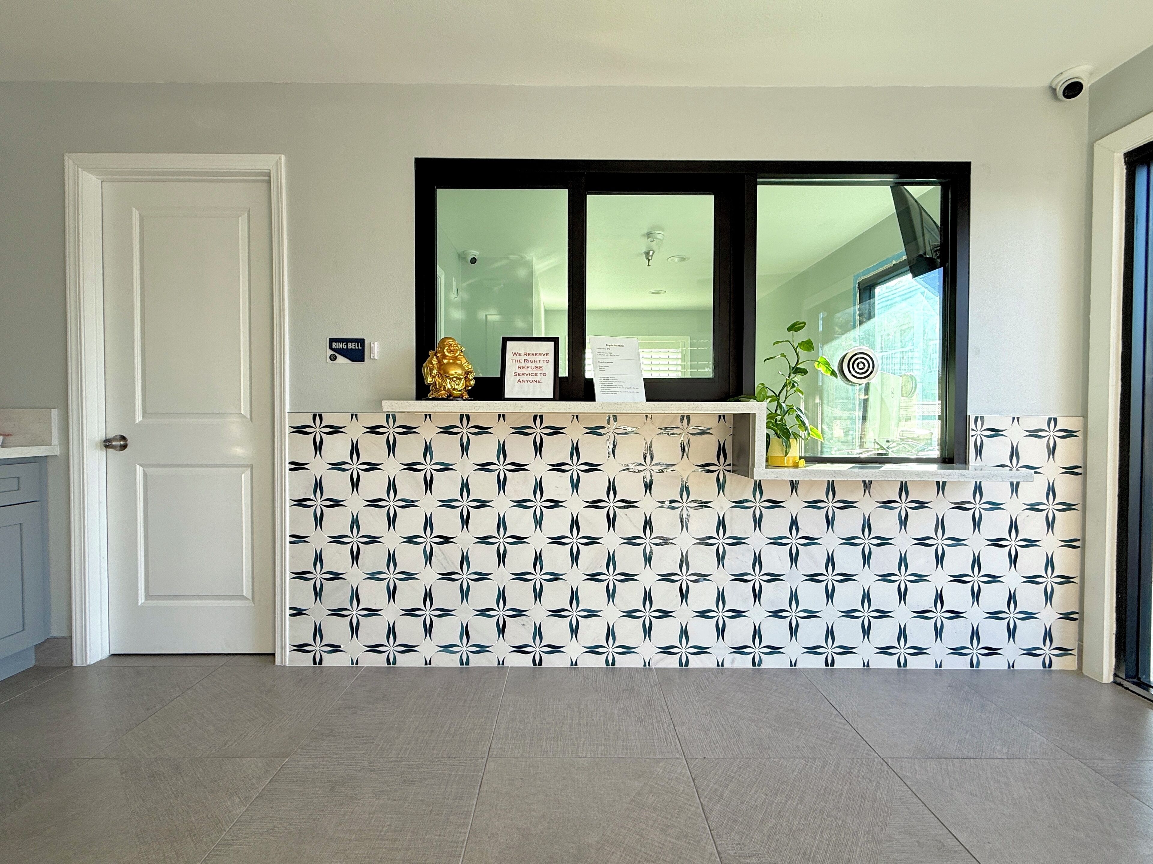 入住/退房自助服務台