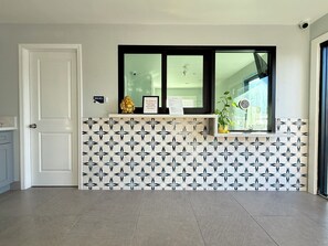 Check-in/check-out kiosk