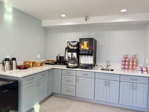 Free daily on-the-go breakfast - Royale Inn Motel (Rosemead)