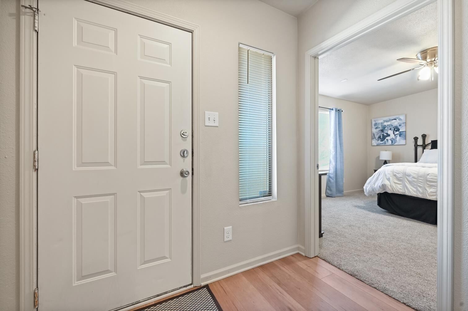 3 chambres, fer et planche à repasser, Wi-Fi, draps fournis