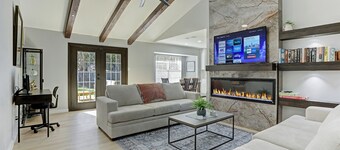 NEW Charming 3BR 2BA w/Modern Fireplace by Domain @ Q2 Stadium