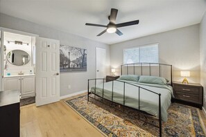 3 bedrooms, desk, iron/ironing board, WiFi