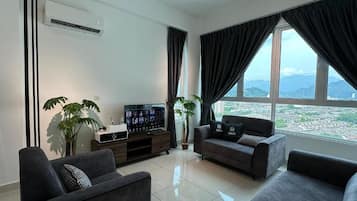 Penthouse Familial, 5 chambres, balcon, vue piscine | Coin séjour