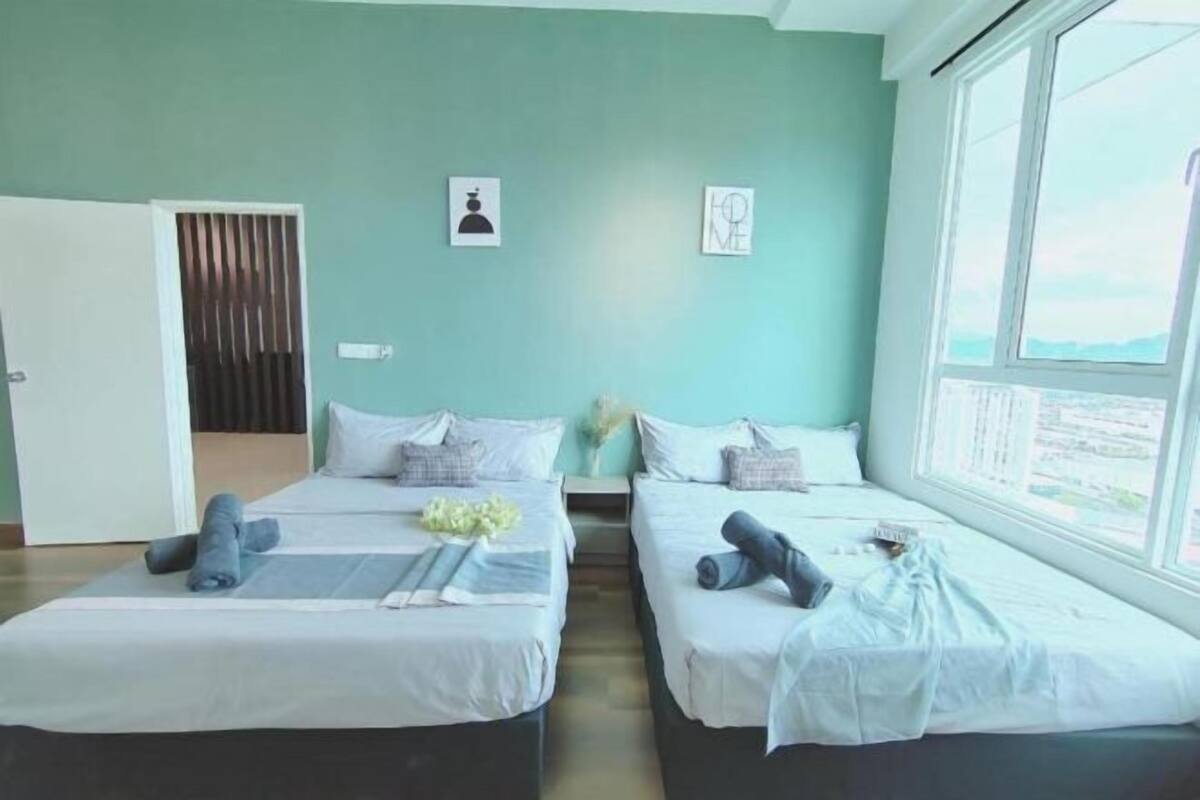 5 habitaciones, escritorio, sistema de insonorización y cunas gratuitas