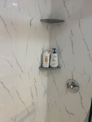 Apartment, 2 Bedrooms, Private Bathroom, City View | Bathroom | Shower, hair dryer, towels, soap - Cozy 2-3 Bedroom Apt in Center City (Philadelphia)