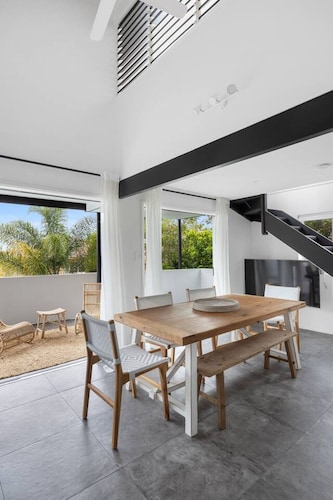 Relax in Sunshine beach,Noosa with pool