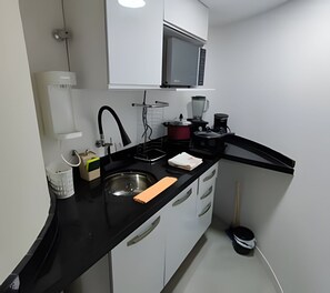 Basic Apartment | Private kitchen