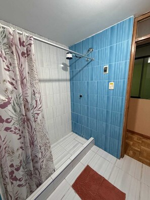 Håndklær og toalettpapir