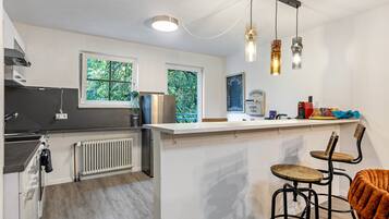 Refrigerador, microondas, parrilla de estufa y lavavajillas