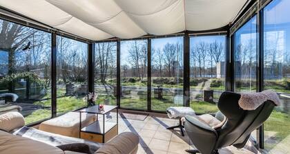 Holiday Home 'Am Nord-Ostsee-Kanal' with Lake View, Shared Terrace and Wi-Fi