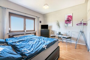2 bedrooms, free WiFi, bed sheets