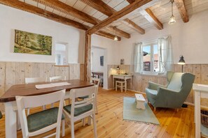 Interior - Holiday Home 'Grüner-Seppel' with Private Terrace, Private Garden and Wi-Fi (Rodalben)