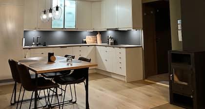 Kvaloysletta - 2 Bed Apartment - Free Parking