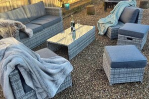 Terrace/patio - Torworth - 1 Bed Barn - Sleeps 3 - Hot Tub (Torworth)