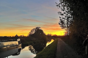 Unclassified image, 4 of 19, button