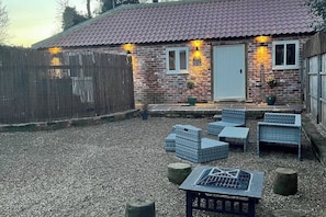 Unclassified image, 5 of 19, button