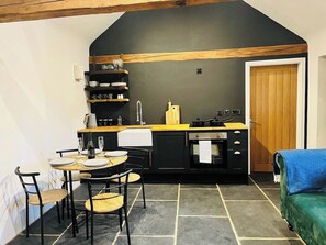 Interior - Torworth - 1 Bed Barn - Sleeps 3 - Hot Tub (Torworth)