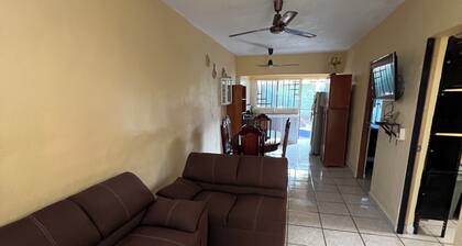 Manzanillo Cozy Stay - Central Location, 10 Mins to the Beach