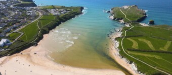 Newquay Seaside Lodge Retreat with Hot Tub