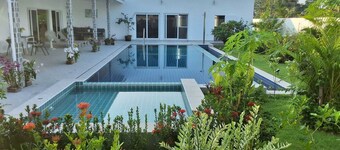 Detached exclusive pool villa, secluded, bars and restaurants. 5 min. by car