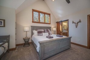 3 bedrooms, iron/ironing board, free WiFi, bed sheets - Pisgah Retreat Near Dupont State Forest (Pisgah Forest)