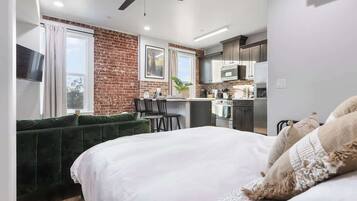 1 chambre, bureau, fer et planche à repasser, Wi-Fi