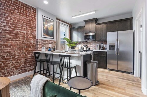 DT Tulare Apt: DT, Taproom, Coffee Shops+