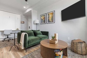 TV, offices - DT Tulare Apt: DT, Taproom, Coffee Shops+ (Tulare)