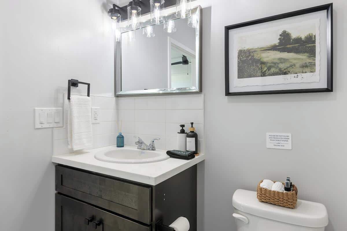 シャワー、ヘアドライヤー、タオル