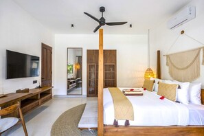 2 bedrooms, desk, iron/ironing board, WiFi - Jayastuti Villa - Two Bedroom Villa, Sleeps 4 (Sayan)