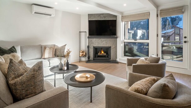Smart TV, fireplace, stereo, offices