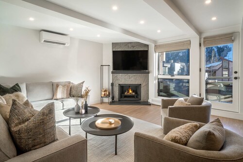 Brand New 2BR 2BA - AC, Location, Views!