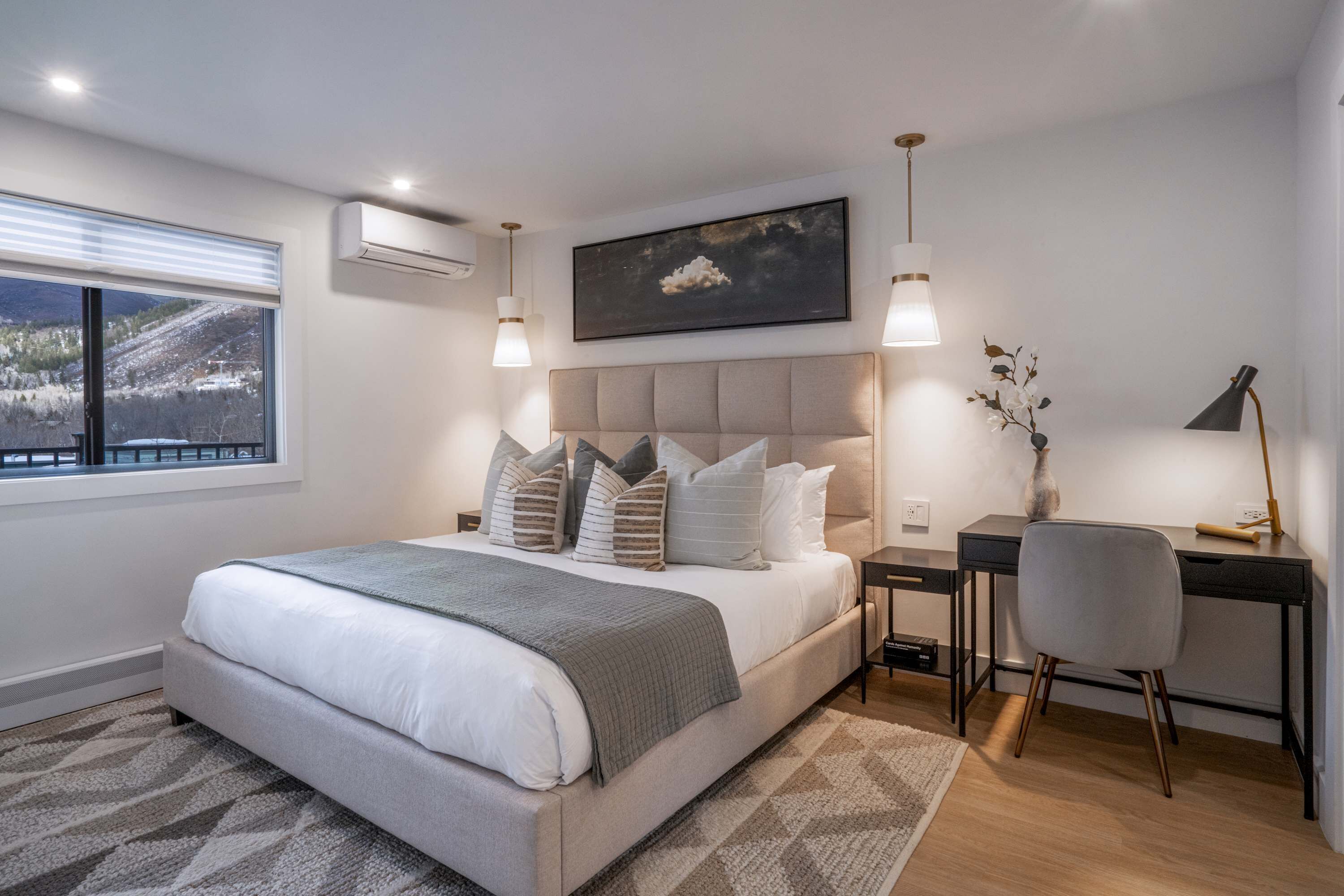 2 habitaciones, caja de seguridad en la habitación y escritorio 