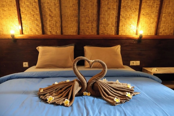 Kamar Double Comfort, pemandangan kebun | Meja kerja, ruang kerja ramah laptop, kedap suara, dan Wi-Fi gratis