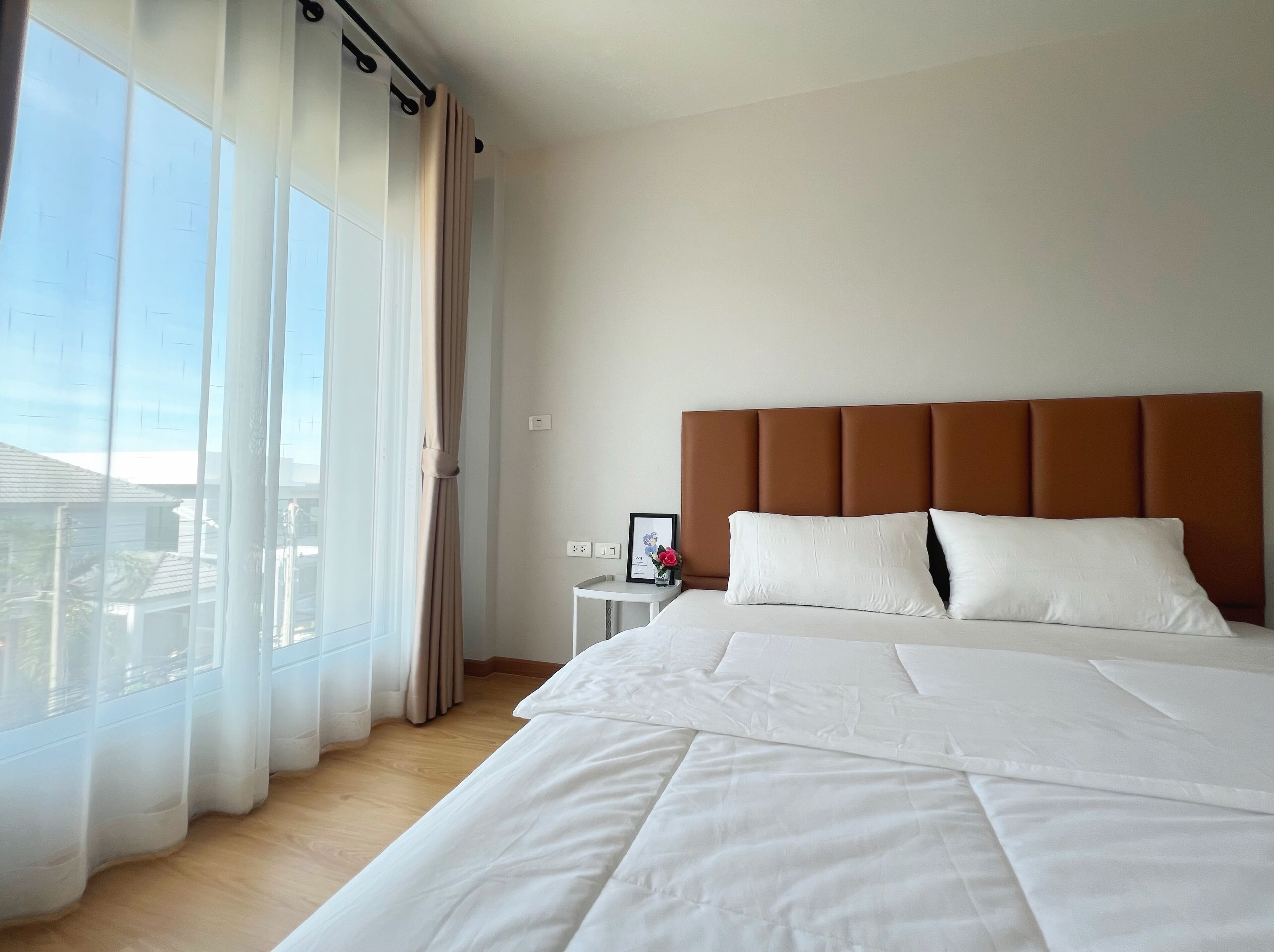 3 quartos, ferros/tábuas de passar roupa, Wi-Fi, roupa de cama