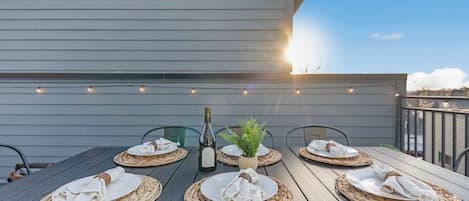 屋外ダイニングエリア