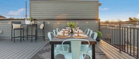 تناول الطعام بالخارج