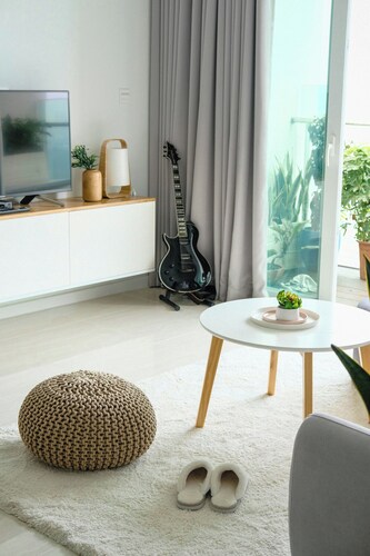 Traffic friendly space with public park view