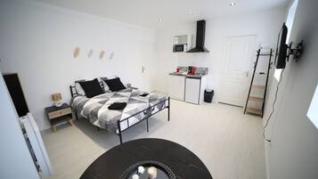 1 bedroom, WiFi, bed sheets