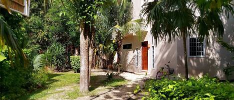 House, 1 Bedroom, Balcony | Garden