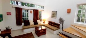 Maison, 1 chambre, balcon | Salle de séjour