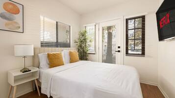 4 habitaciones, escritorio, tabla de planchar con plancha y wifi